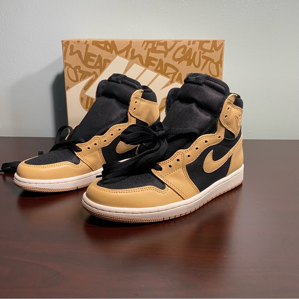 🚫SOLD🚫 Nike Air Jordan 1 Retro High OG ‘Heirloom’ - Picture 2 of 12